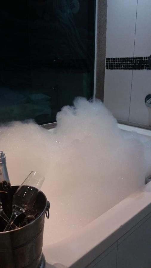 Flash Motel (Adults Only) เซาวีเซนจิ ภายนอก รูปภาพ